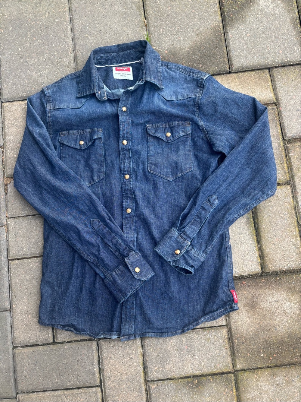 Wrangler Men's Dark Blue Denim Button-Down Shirt